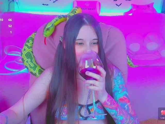 LoliSuccub webcam