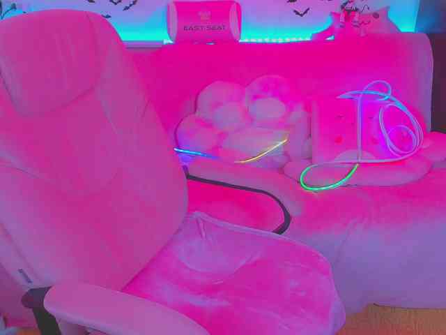 LoliSuccub webcam