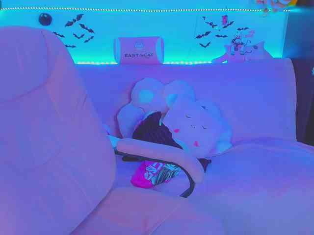 LoliSuccub webcam