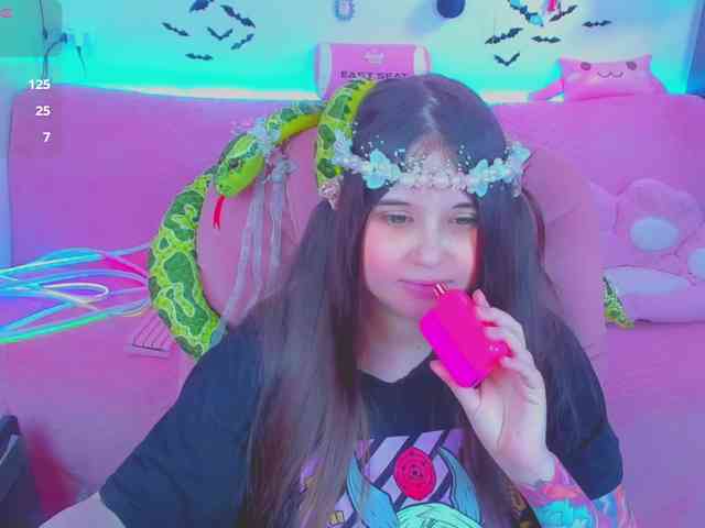LoliSuccub webcam