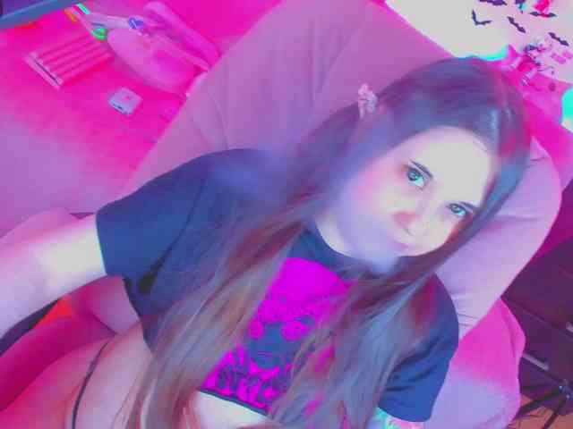 LoliSuccub webcam