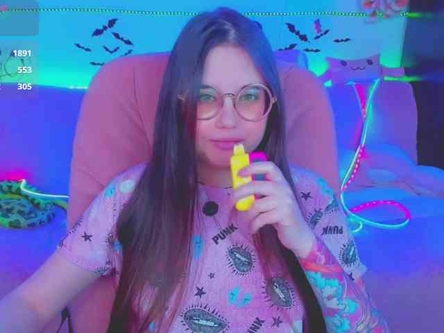 LoliSuccub webcam