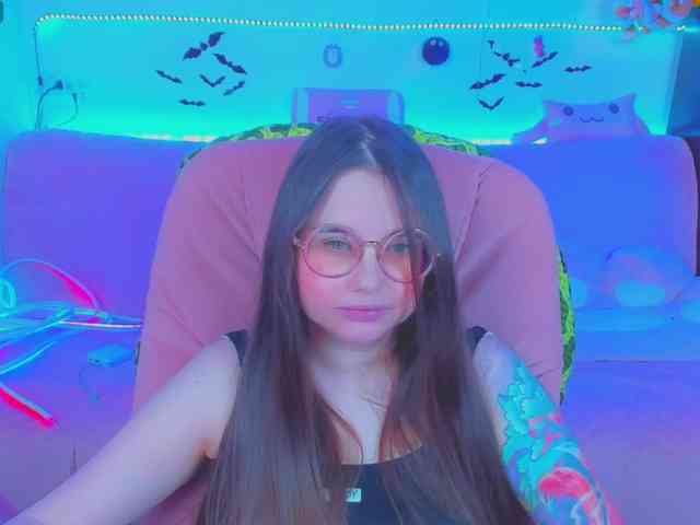 LoliSuccub webcam