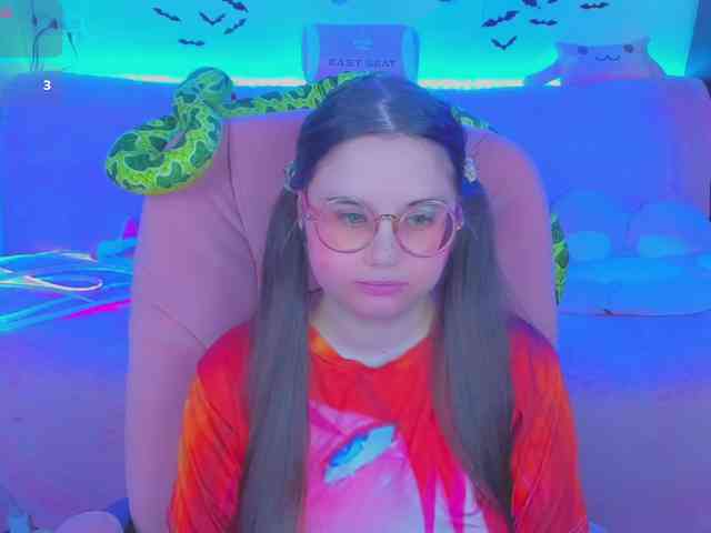 LoliSuccub webcam