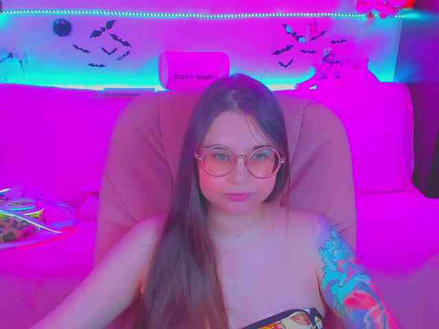 LoliSuccub webcam