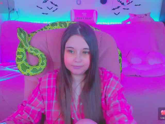 LoliSuccub webcam