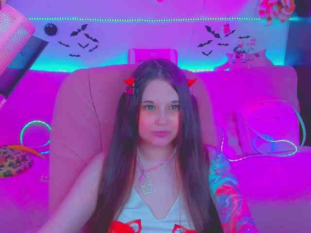 LoliSuccub webcam