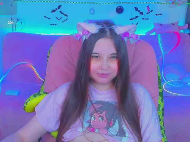 Эта модель сейчас онлайн. LittleKitsune