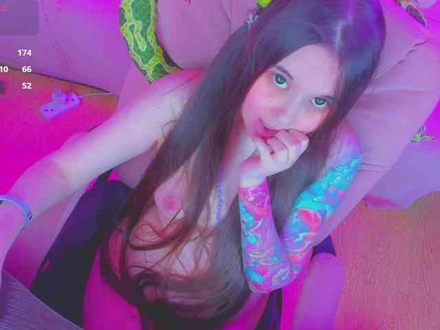 LoliSuccub webcam