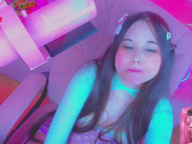 LoliSuccub webcam