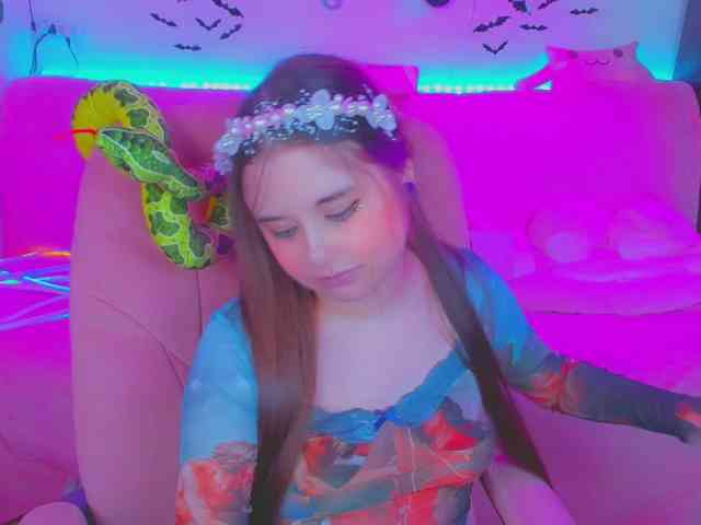 LoliSuccub webcam