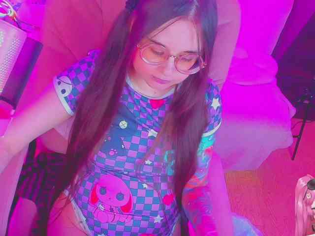 LoliSuccub webcam