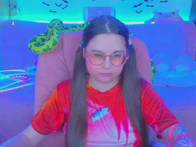 LoliSuccub webcam