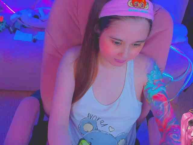 LoliSuccub webcam