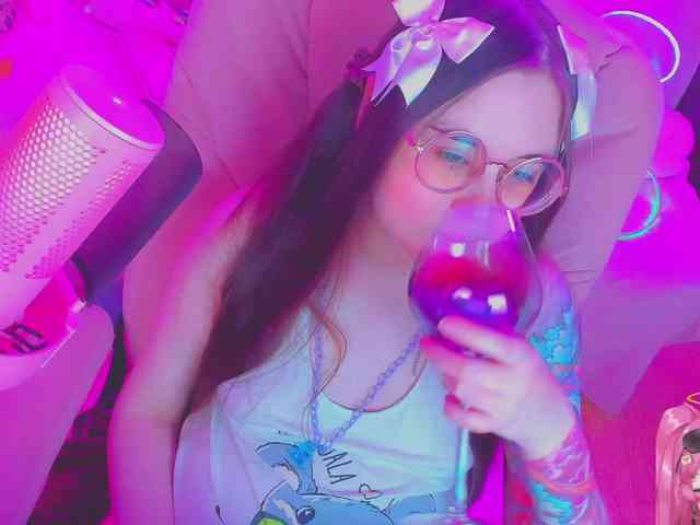 LoliSuccub webcam