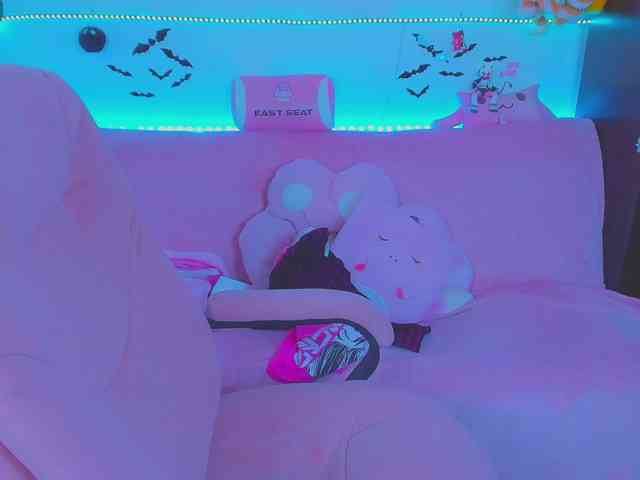 LoliSuccub webcam