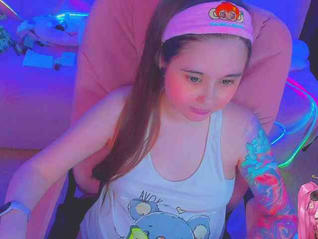 LoliSuccub webcam