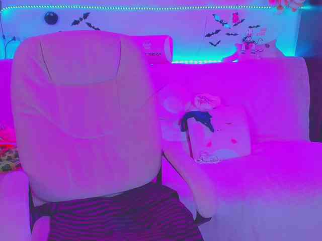 LoliSuccub webcam
