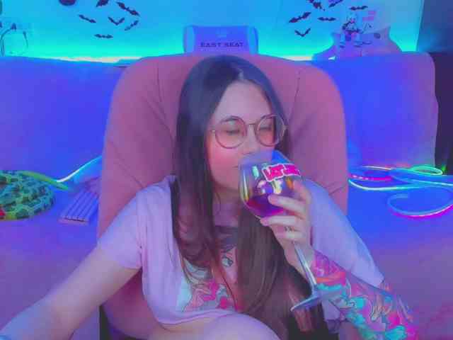 LoliSuccub webcam