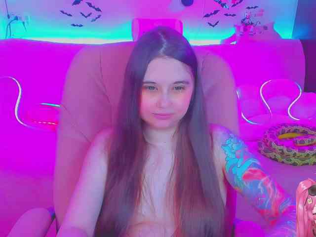 LoliSuccub webcam