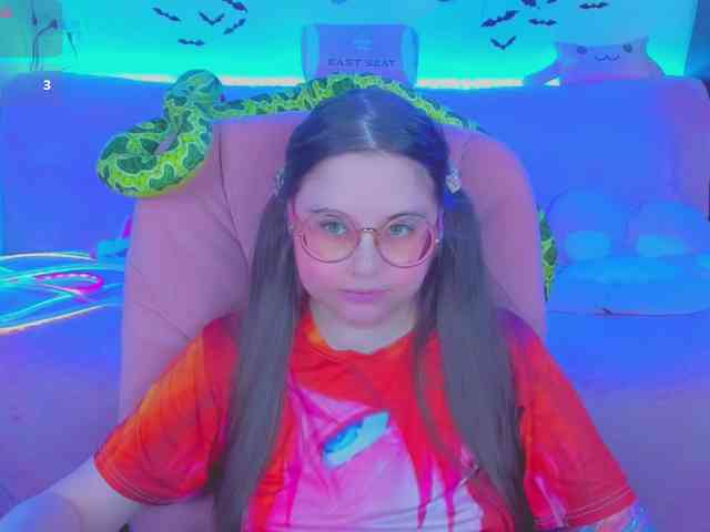 LoliSuccub webcam