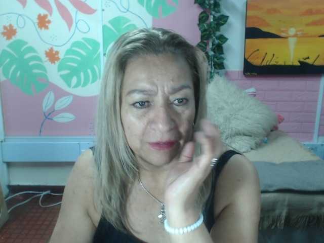 valeria-sexy live cam on BongaCams
