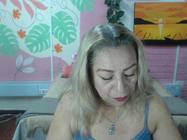 valeria-sexy live cam on BongaCams