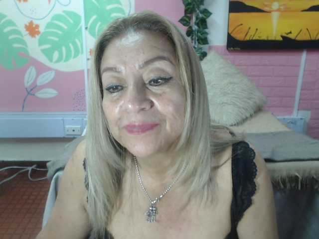 valeria-sexy live cam on BongaCams