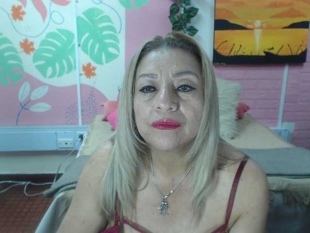 valeria-sexy live cam on BongaCams