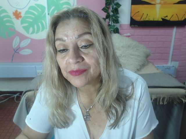 valeria-sexy live cam on BongaCams