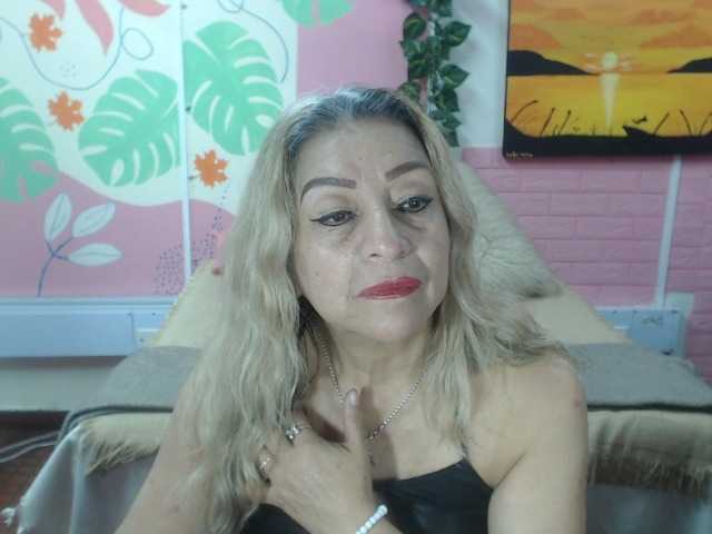 valeria-sexy, en directo ahora en BongaCams