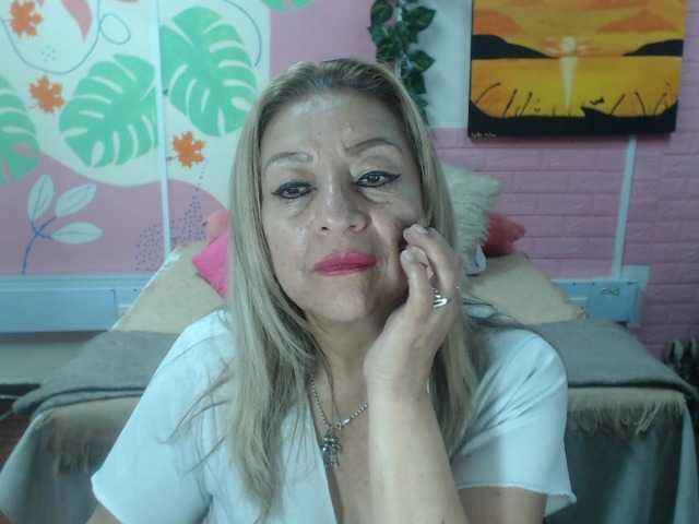 valeria-sexy live cam on BongaCams