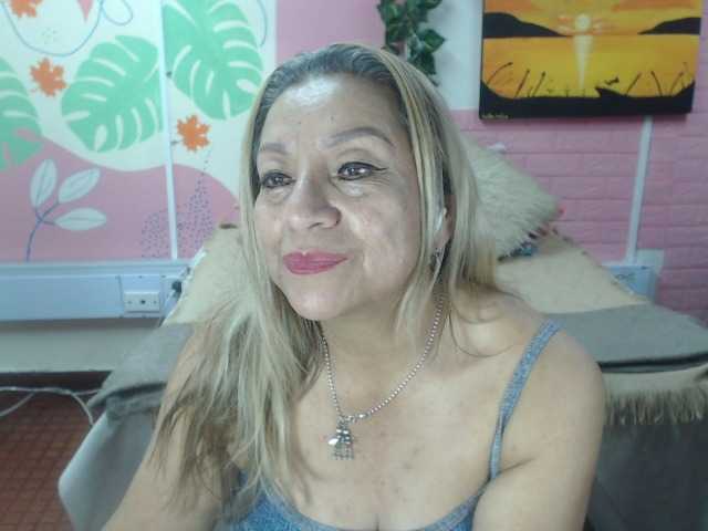 valeria-sexy live cam on BongaCams