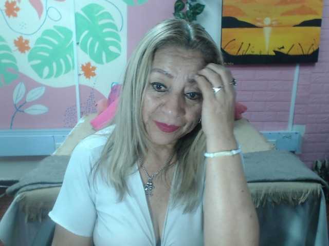 valeria-sexy live cam on BongaCams