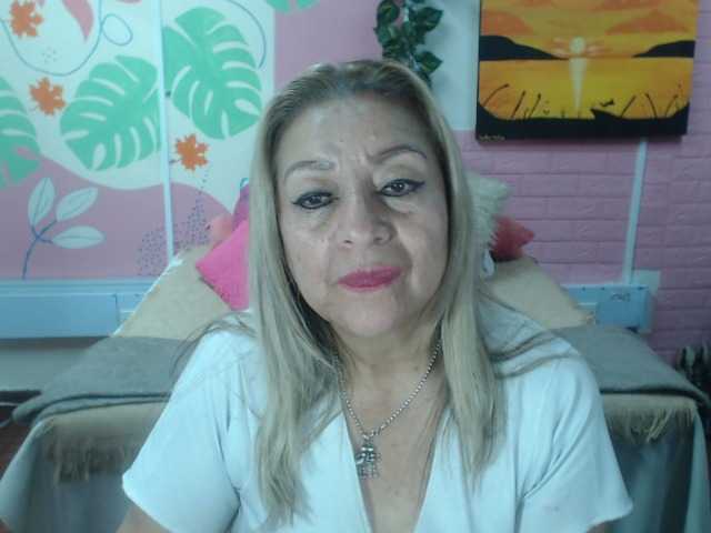 valeria-sexy live cam on BongaCams