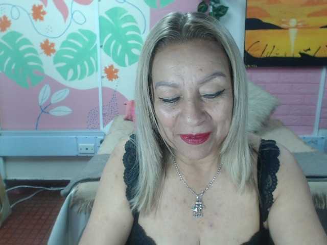 valeria-sexy live cam on BongaCams