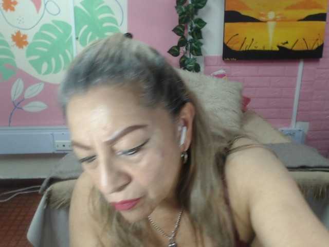 valeria-sexy live cam on BongaCams