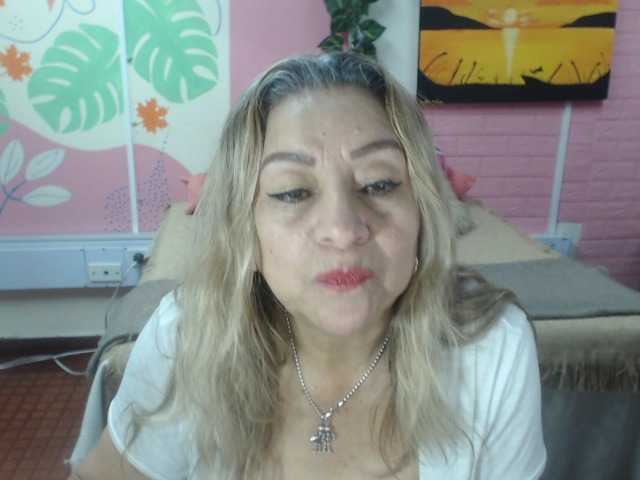 valeria-sexy live cam on BongaCams