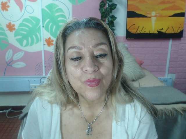 valeria-sexy live cam on BongaCams
