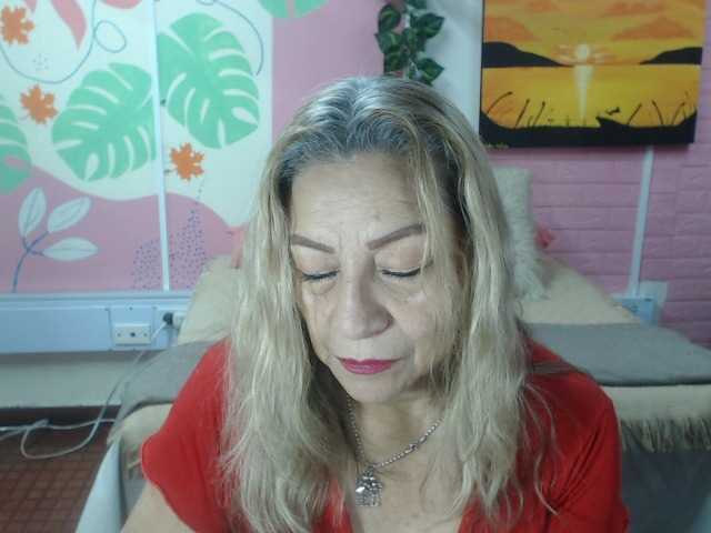 valeria-sexy live cam on BongaCams