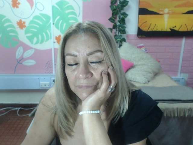 valeria-sexy live cam on BongaCams