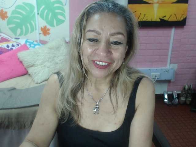 valeria-sexy live cam on BongaCams