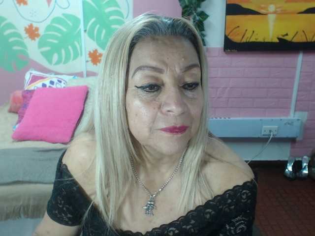 valeria-sexy live cam on BongaCams
