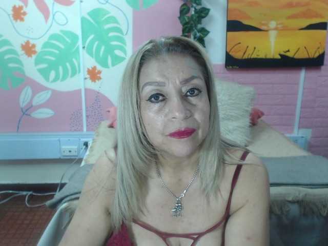 valeria-sexy live cam on BongaCams