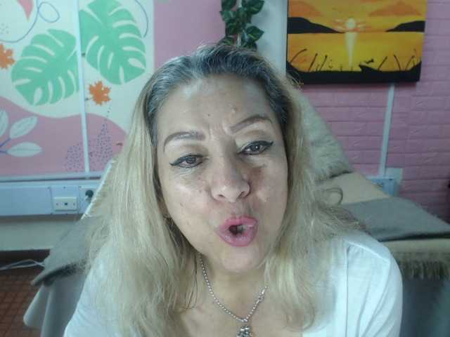valeria-sexy
