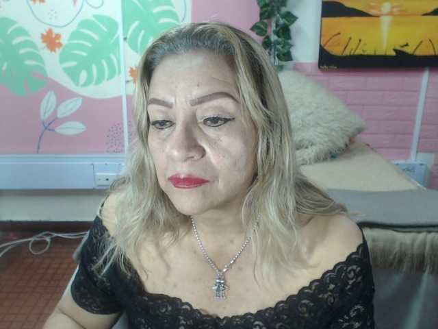 valeria-sexy live cam on BongaCams