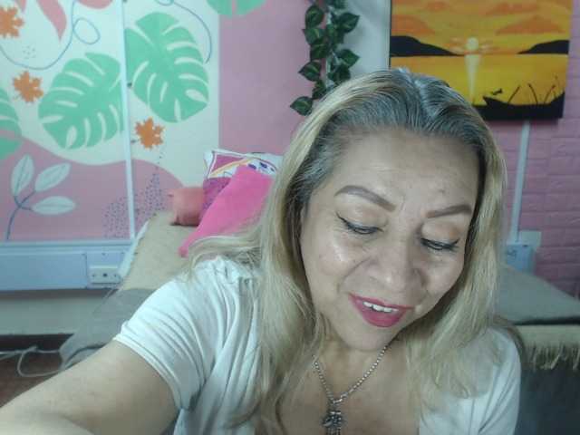 valeria-sexy live cam on BongaCams