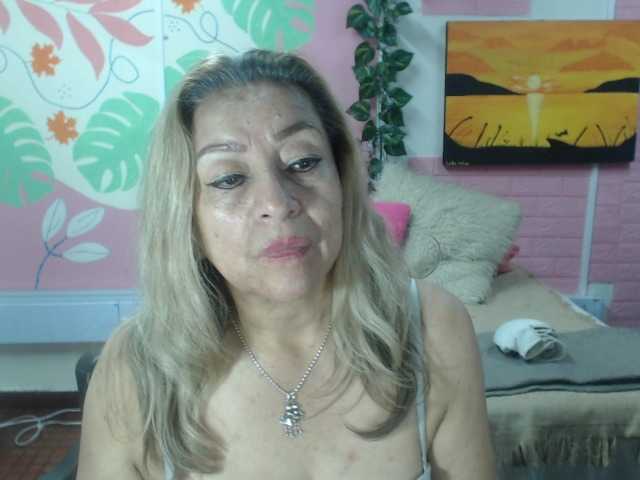valeria-sexy live cam on BongaCams