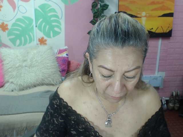 valeria-sexy live cam on BongaCams
