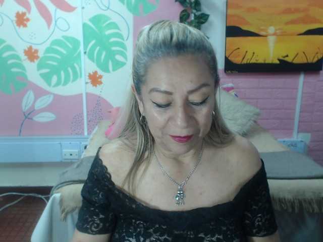 valeria-sexy live cam on BongaCams